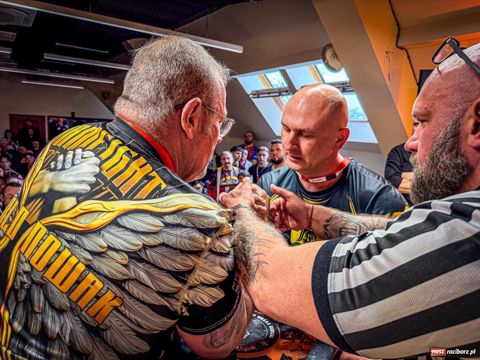 Zdjęcie w galerii na portalu naszraciborz.pl: Racibórz areną krajowej rywalizacji. Na zamku trwają XXVI Mistrzostwa Polski w Armwrestlingu wiadomości z regionu