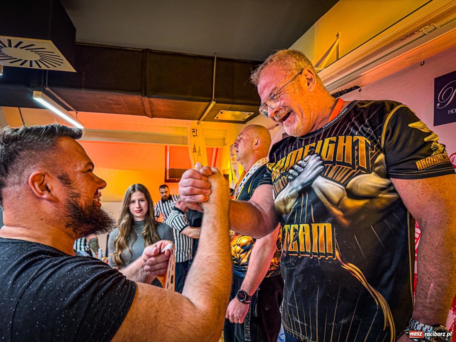Zdjęcie w galerii na portalu naszraciborz.pl: Racibórz areną krajowej rywalizacji. Na zamku trwają XXVI Mistrzostwa Polski w Armwrestlingu wiadomości z regionu