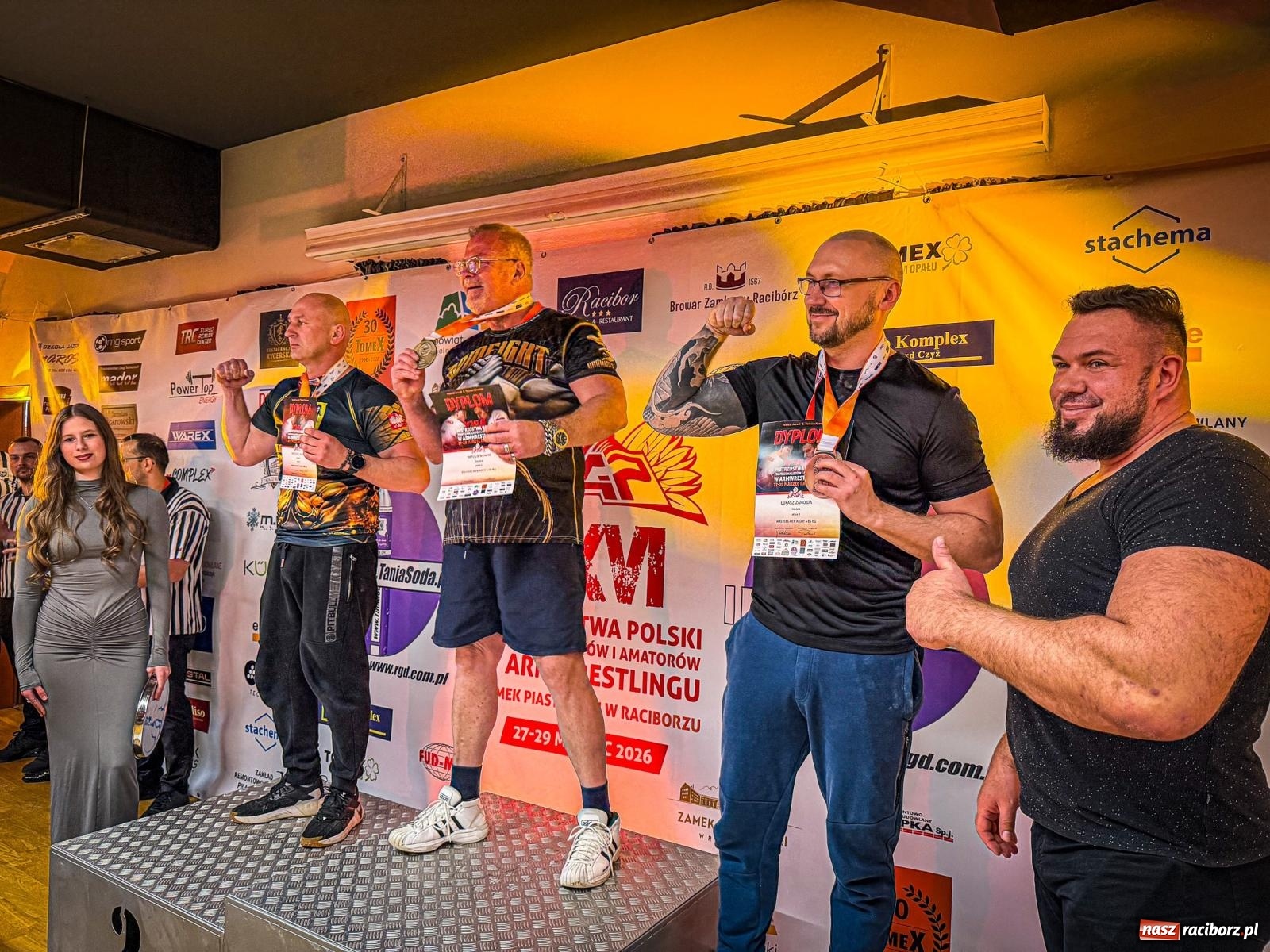 Zdjęcie w galerii na portalu naszraciborz.pl: Racibórz areną krajowej rywalizacji. Na zamku trwają XXVI Mistrzostwa Polski w Armwrestlingu wiadomości z regionu