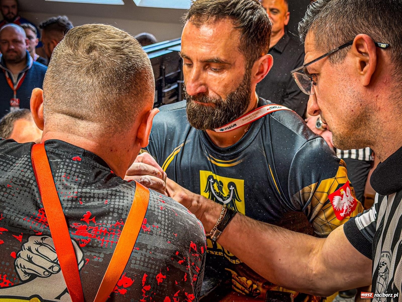 Zdjęcie w galerii na portalu naszraciborz.pl: Racibórz areną krajowej rywalizacji. Na zamku trwają XXVI Mistrzostwa Polski w Armwrestlingu wiadomości z regionu