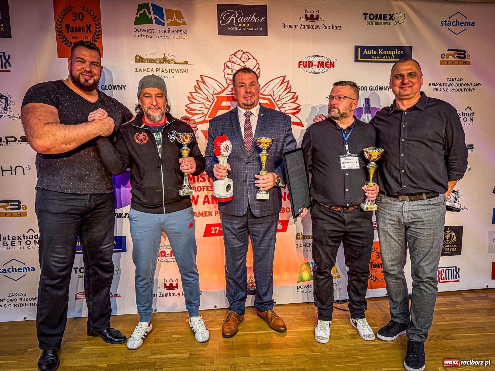 Zdjęcie w galerii na portalu naszraciborz.pl: Racibórz areną krajowej rywalizacji. Na zamku trwają XXVI Mistrzostwa Polski w Armwrestlingu wiadomości z regionu