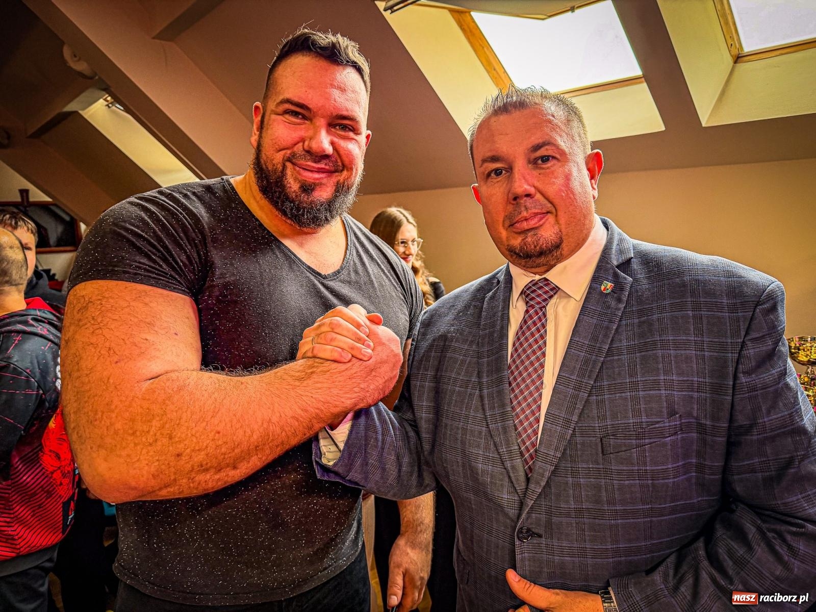 Zdjęcie w galerii na portalu naszraciborz.pl: Racibórz areną krajowej rywalizacji. Na zamku trwają XXVI Mistrzostwa Polski w Armwrestlingu wiadomości z regionu