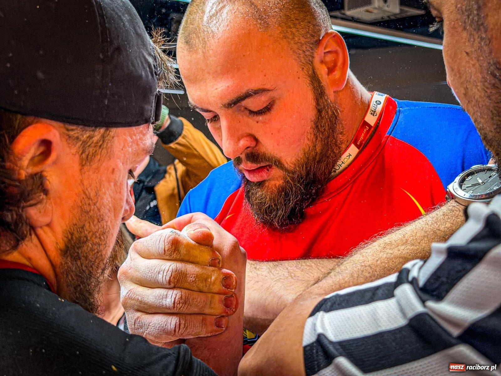 Zdjęcie w galerii na portalu naszraciborz.pl: Racibórz areną krajowej rywalizacji. Na zamku trwają XXVI Mistrzostwa Polski w Armwrestlingu wiadomości z regionu