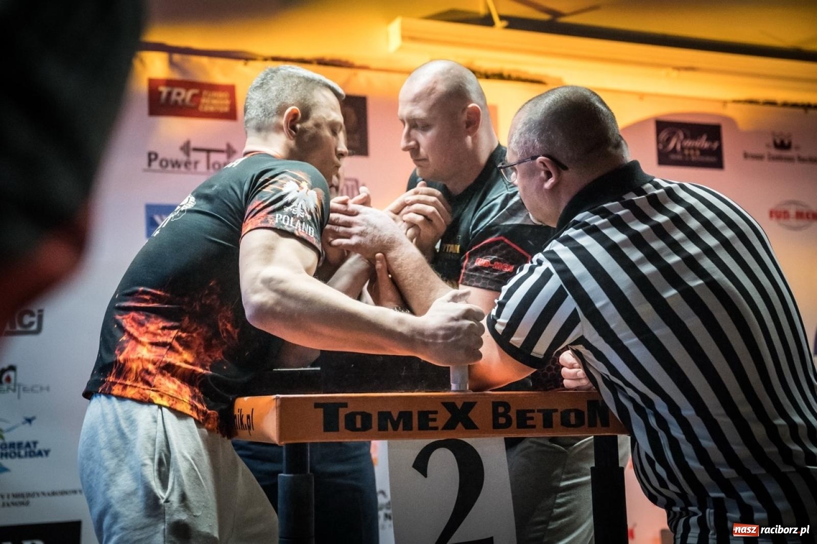 Zdjęcie w galerii na portalu naszraciborz.pl: Racibórz areną krajowej rywalizacji. Na zamku trwają XXVI Mistrzostwa Polski w Armwrestlingu wiadomości z regionu