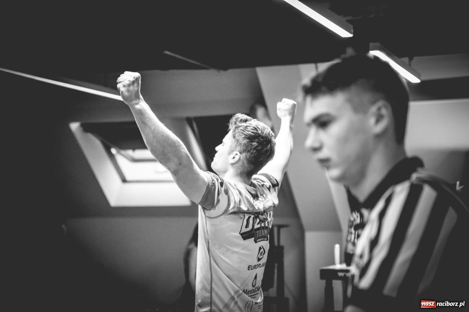 Zdjęcie w galerii na portalu naszraciborz.pl: Racibórz areną krajowej rywalizacji. Na zamku trwają XXVI Mistrzostwa Polski w Armwrestlingu wiadomości z regionu