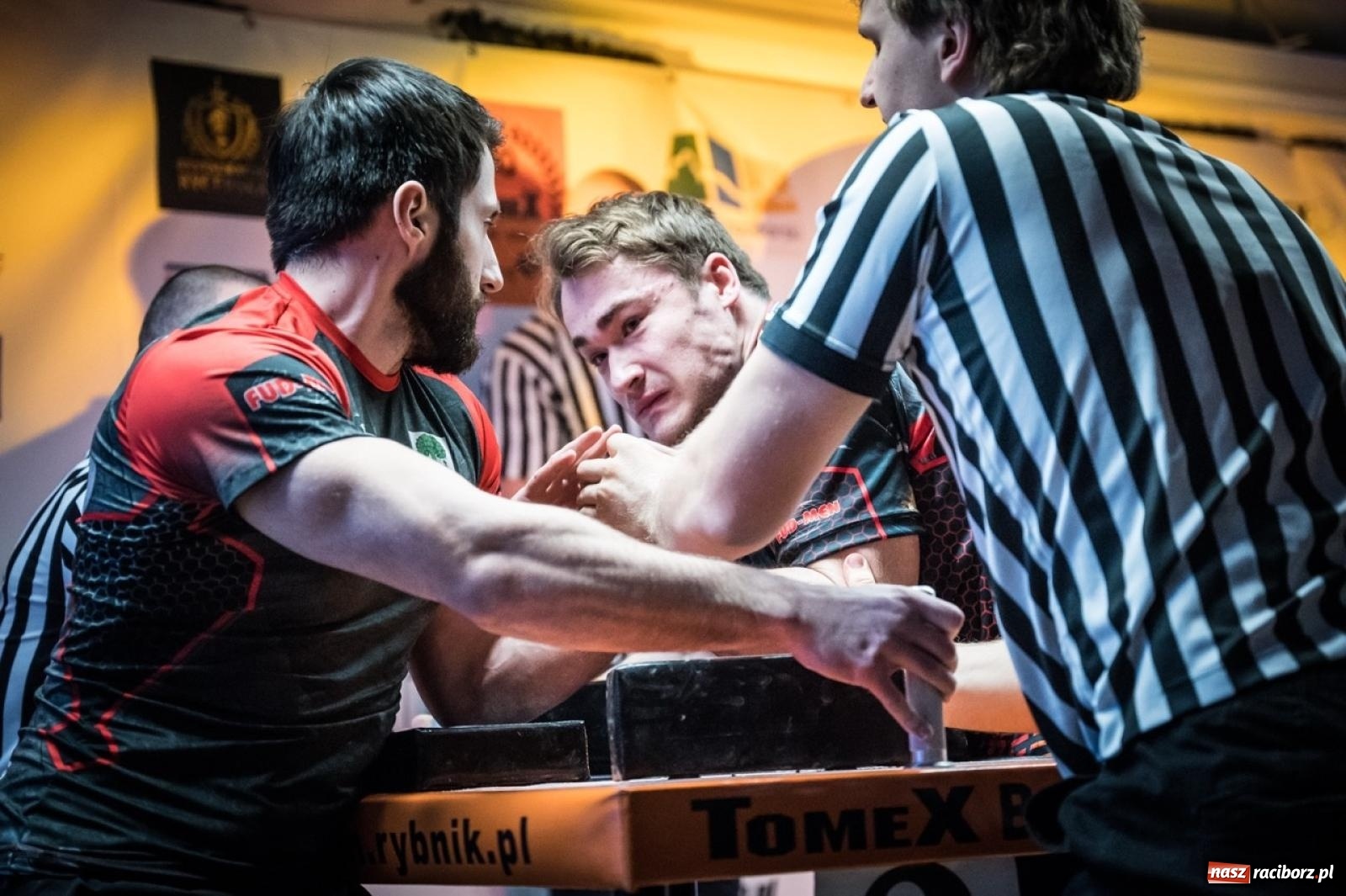 Zdjęcie w galerii na portalu naszraciborz.pl: Racibórz areną krajowej rywalizacji. Na zamku trwają XXVI Mistrzostwa Polski w Armwrestlingu wiadomości z regionu