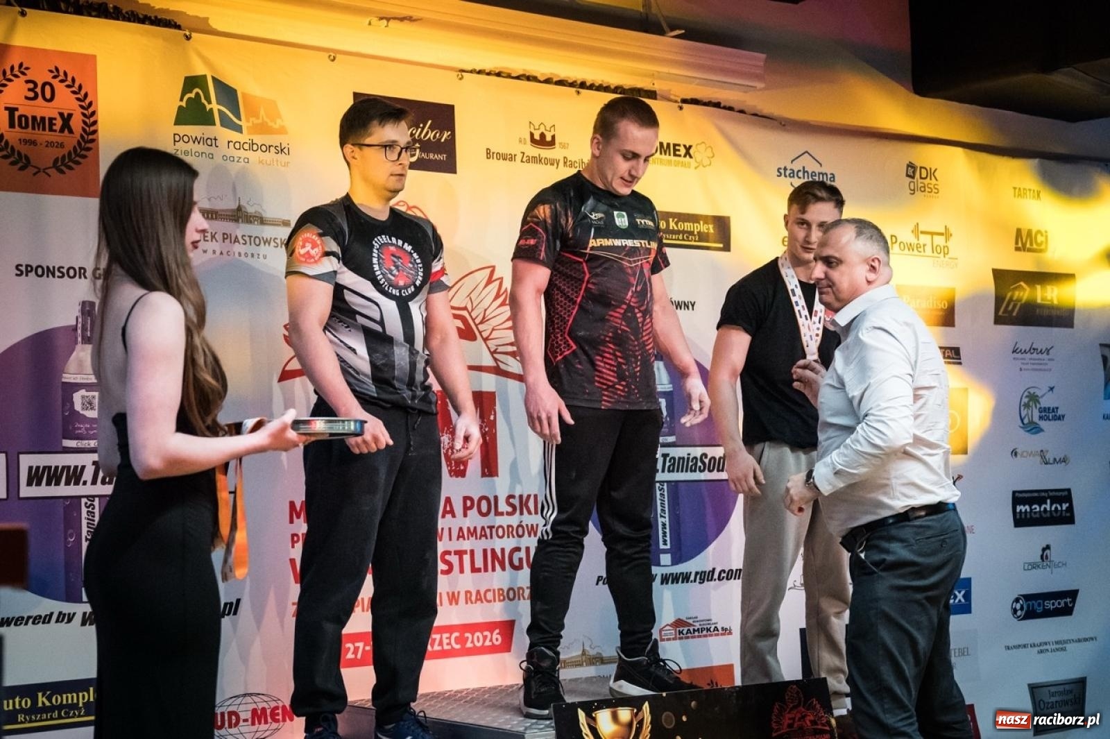 Zdjęcie w galerii na portalu naszraciborz.pl: Racibórz areną krajowej rywalizacji. Na zamku trwają XXVI Mistrzostwa Polski w Armwrestlingu wiadomości z regionu