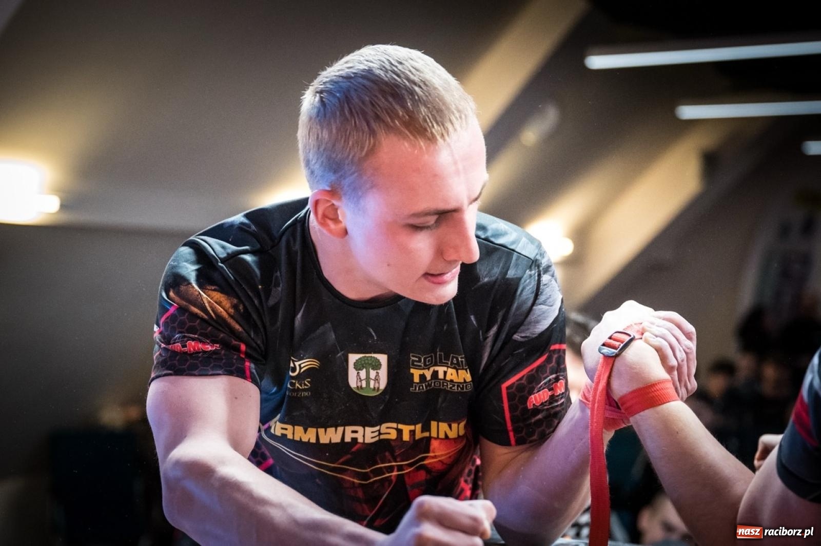 Zdjęcie w galerii na portalu naszraciborz.pl: Racibórz areną krajowej rywalizacji. Na zamku trwają XXVI Mistrzostwa Polski w Armwrestlingu wiadomości z regionu