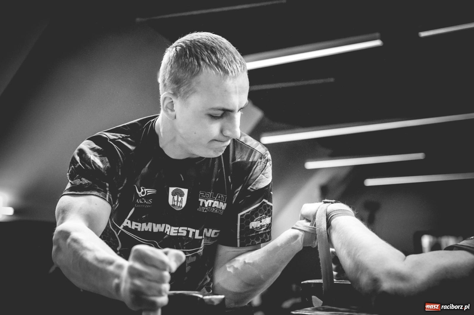 Zdjęcie w galerii na portalu naszraciborz.pl: Racibórz areną krajowej rywalizacji. Na zamku trwają XXVI Mistrzostwa Polski w Armwrestlingu wiadomości z regionu