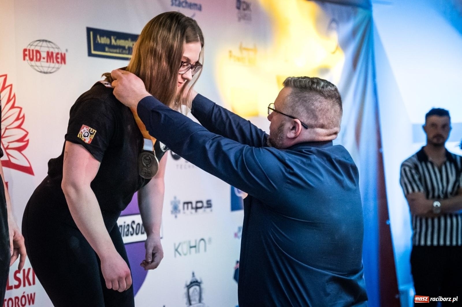 Zdjęcie w galerii na portalu naszraciborz.pl: Racibórz areną krajowej rywalizacji. Na zamku trwają XXVI Mistrzostwa Polski w Armwrestlingu wiadomości z regionu