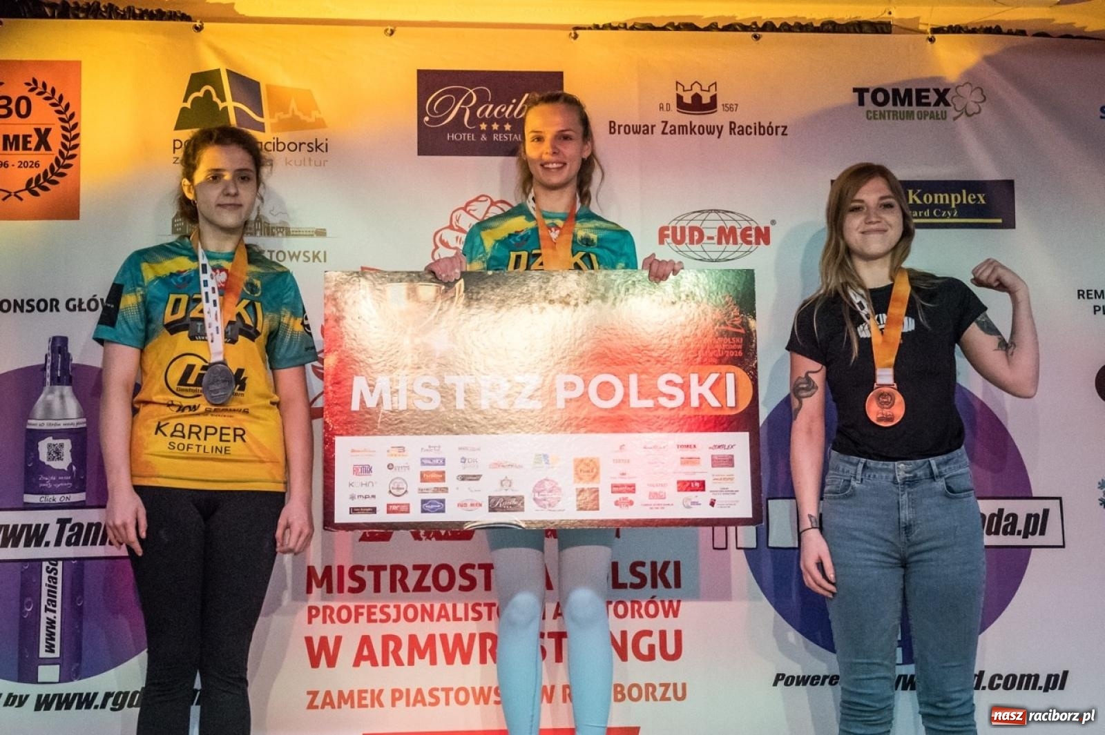 Zdjęcie w galerii na portalu naszraciborz.pl: Racibórz areną krajowej rywalizacji. Na zamku trwają XXVI Mistrzostwa Polski w Armwrestlingu wiadomości z regionu