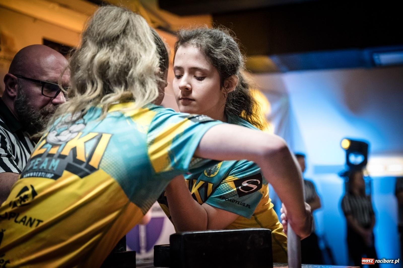 Zdjęcie w galerii na portalu naszraciborz.pl: Racibórz areną krajowej rywalizacji. Na zamku trwają XXVI Mistrzostwa Polski w Armwrestlingu wiadomości z regionu