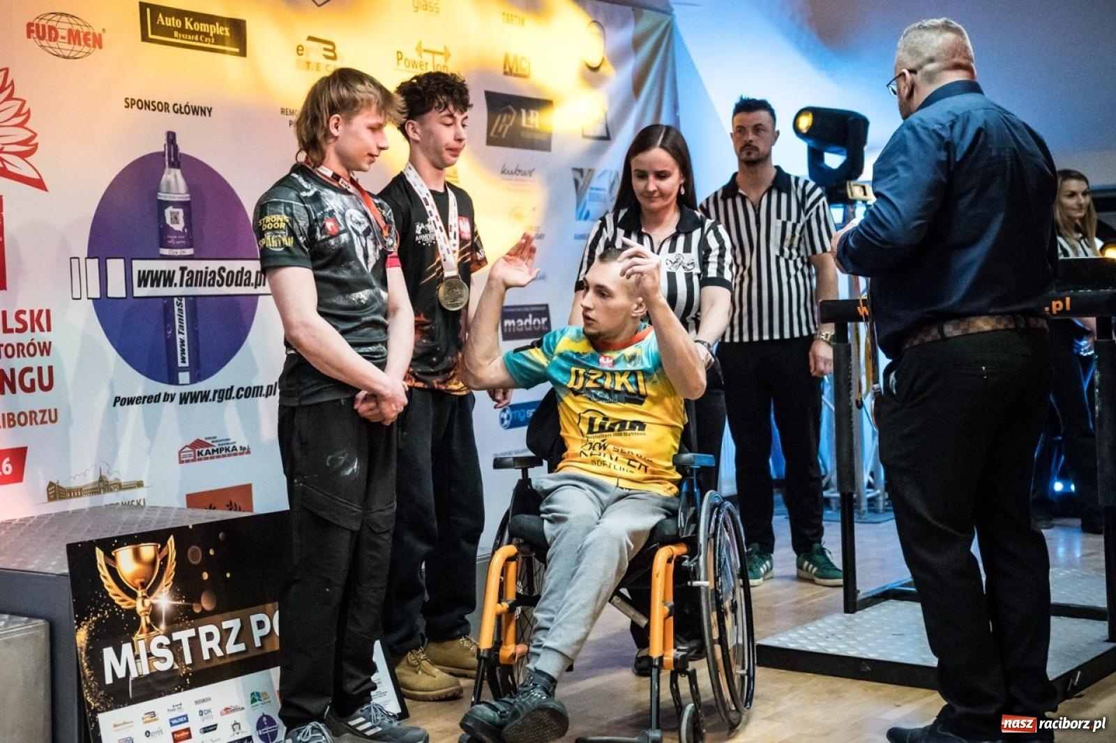 Zdjęcie w galerii na portalu naszraciborz.pl: Racibórz areną krajowej rywalizacji. Na zamku trwają XXVI Mistrzostwa Polski w Armwrestlingu wiadomości z regionu