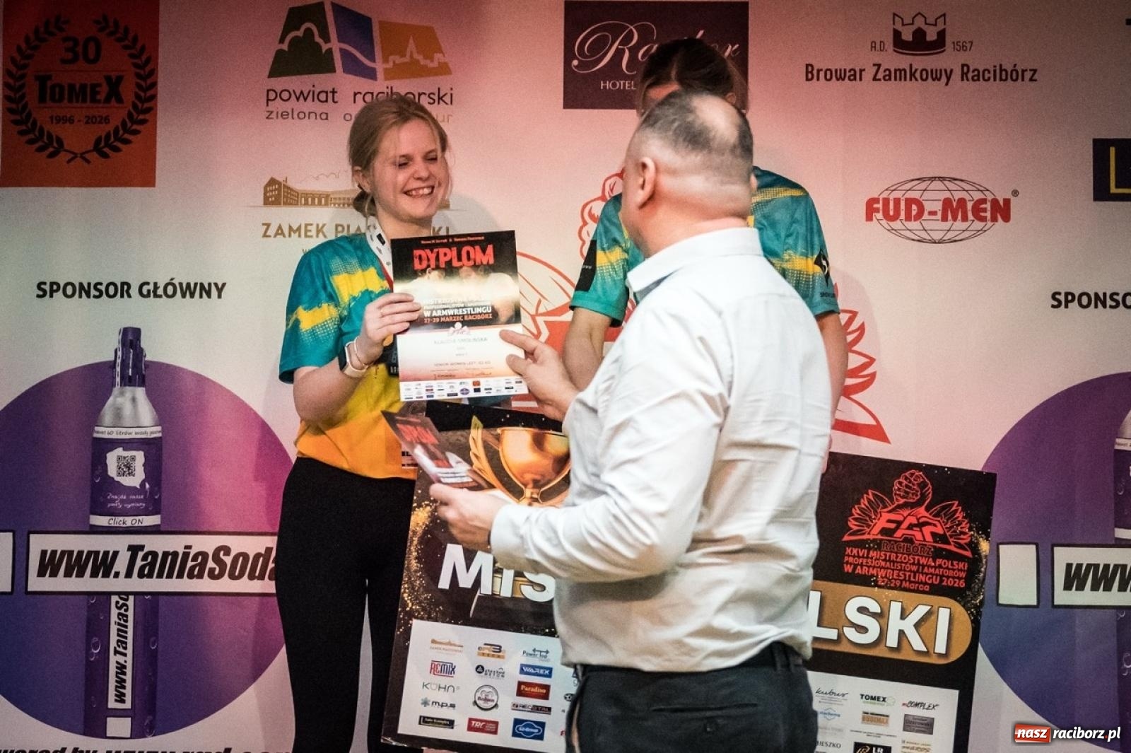 Zdjęcie w galerii na portalu naszraciborz.pl: Racibórz areną krajowej rywalizacji. Na zamku trwają XXVI Mistrzostwa Polski w Armwrestlingu wiadomości z regionu