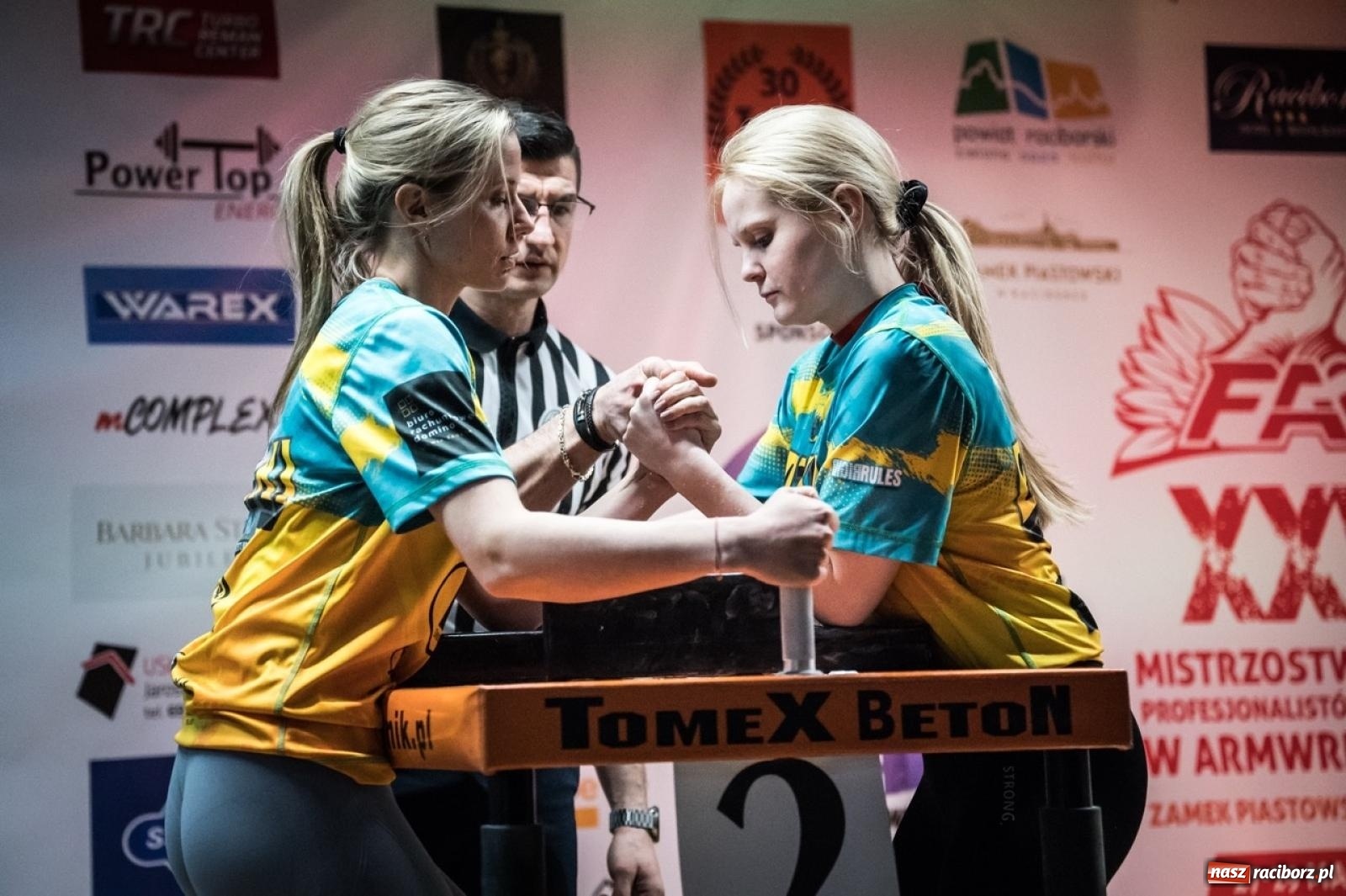 Zdjęcie w galerii na portalu naszraciborz.pl: Racibórz areną krajowej rywalizacji. Na zamku trwają XXVI Mistrzostwa Polski w Armwrestlingu wiadomości z regionu