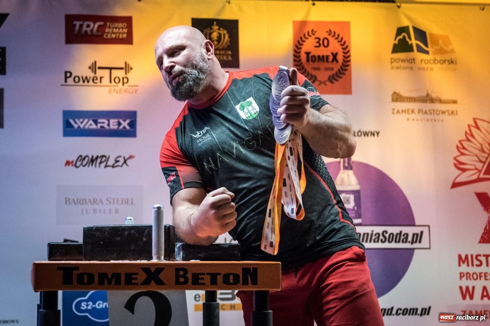 Zdjęcie w galerii na portalu naszraciborz.pl: Racibórz areną krajowej rywalizacji. Na zamku trwają XXVI Mistrzostwa Polski w Armwrestlingu wiadomości z regionu