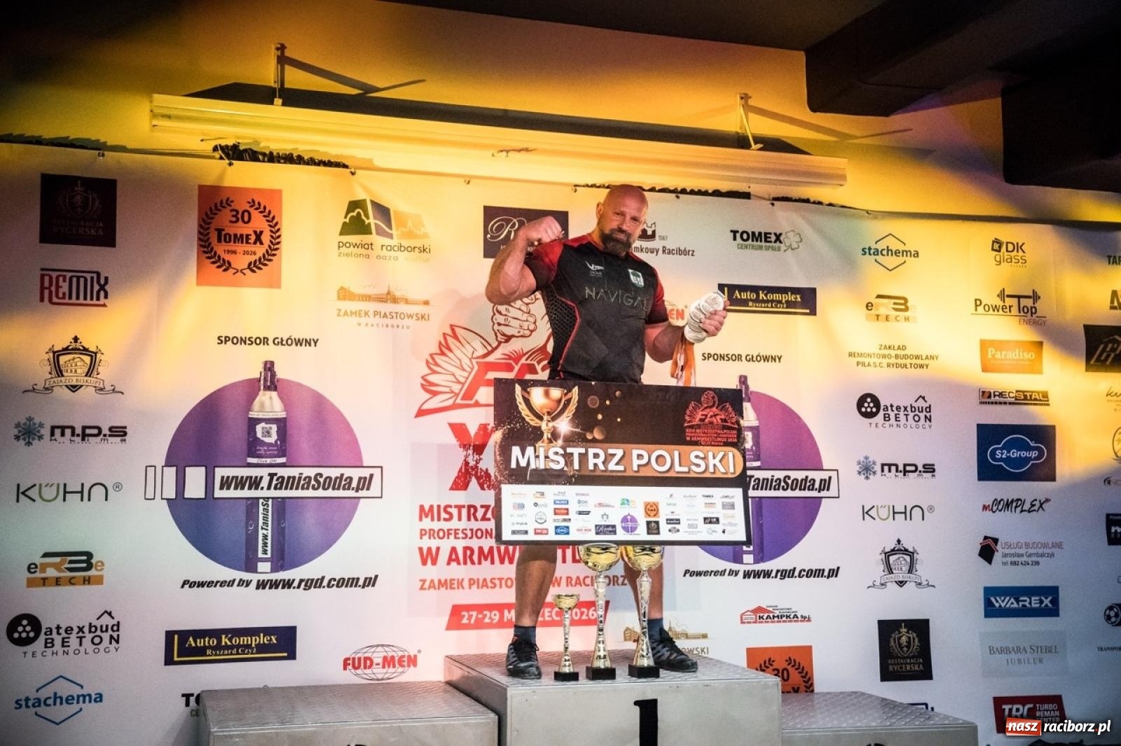 Zdjęcie w galerii na portalu naszraciborz.pl: Racibórz areną krajowej rywalizacji. Na zamku trwają XXVI Mistrzostwa Polski w Armwrestlingu wiadomości z regionu