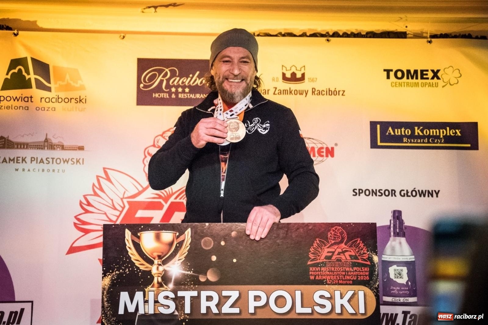 Zdjęcie w galerii na portalu naszraciborz.pl: Racibórz areną krajowej rywalizacji. Na zamku trwają XXVI Mistrzostwa Polski w Armwrestlingu wiadomości z regionu