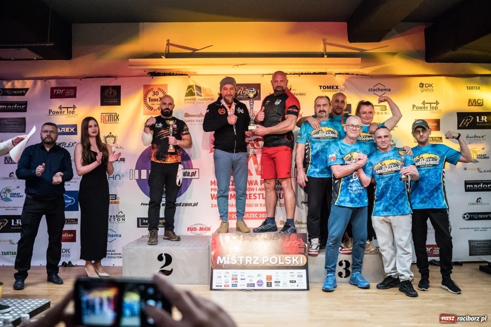 Zdjęcie w galerii na portalu naszraciborz.pl: Racibórz areną krajowej rywalizacji. Na zamku trwają XXVI Mistrzostwa Polski w Armwrestlingu wiadomości z regionu