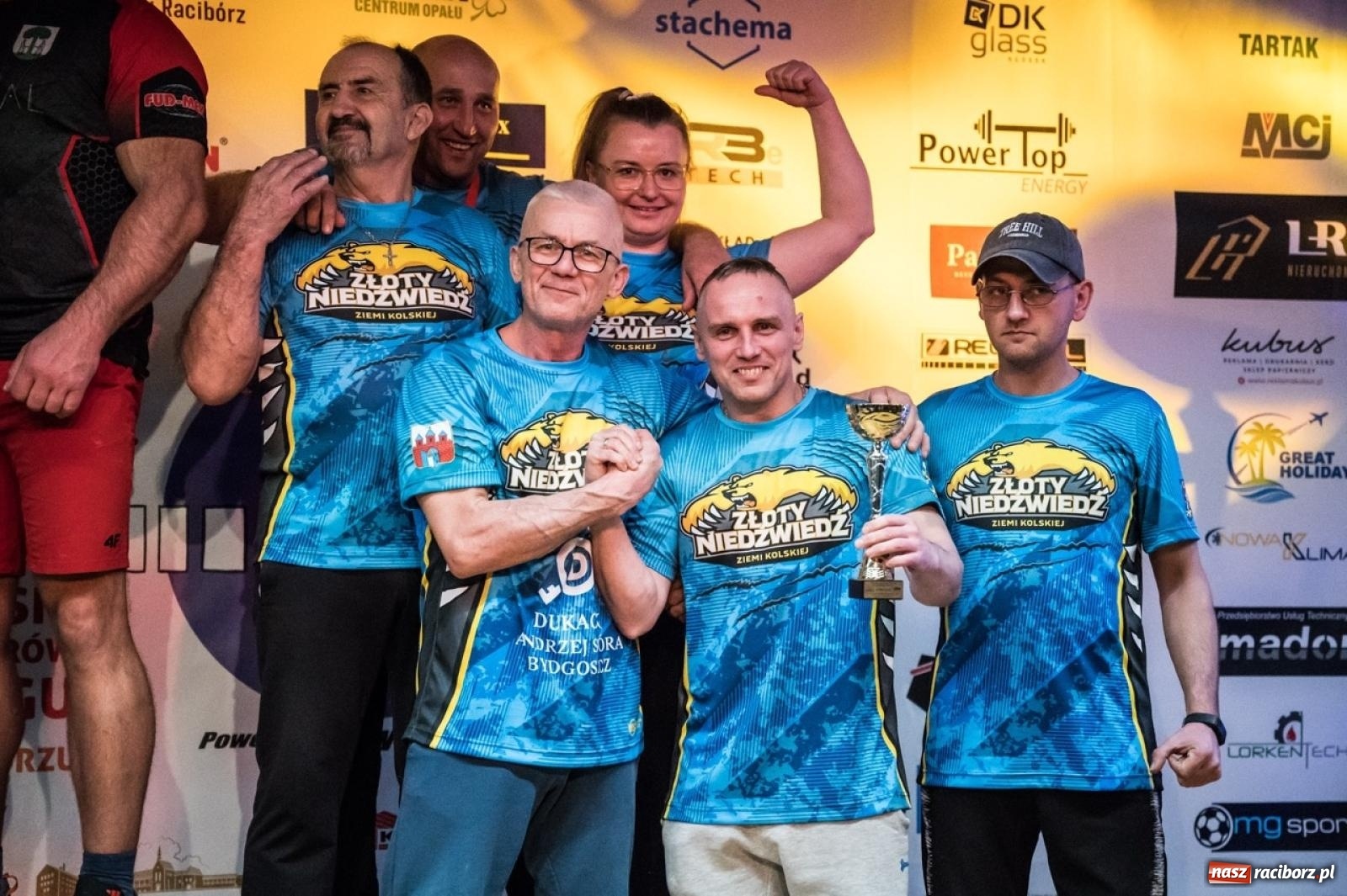 Zdjęcie w galerii na portalu naszraciborz.pl: Racibórz areną krajowej rywalizacji. Na zamku trwają XXVI Mistrzostwa Polski w Armwrestlingu wiadomości z regionu