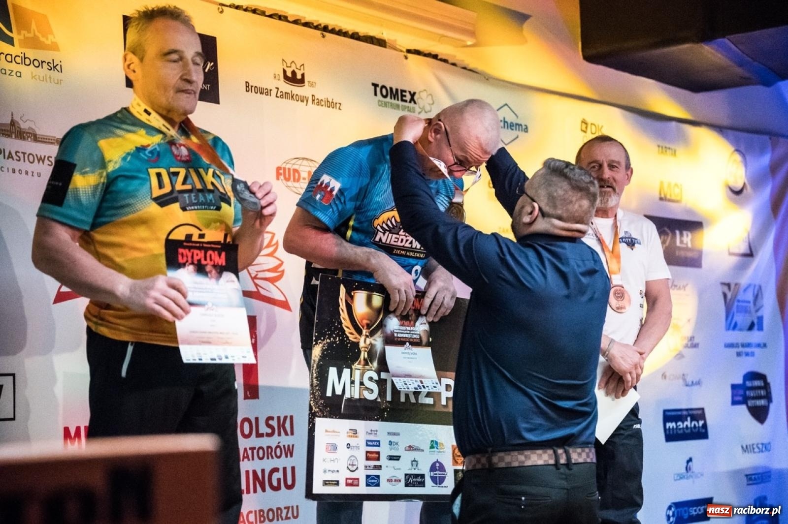 Zdjęcie w galerii na portalu naszraciborz.pl: Racibórz areną krajowej rywalizacji. Na zamku trwają XXVI Mistrzostwa Polski w Armwrestlingu wiadomości z regionu