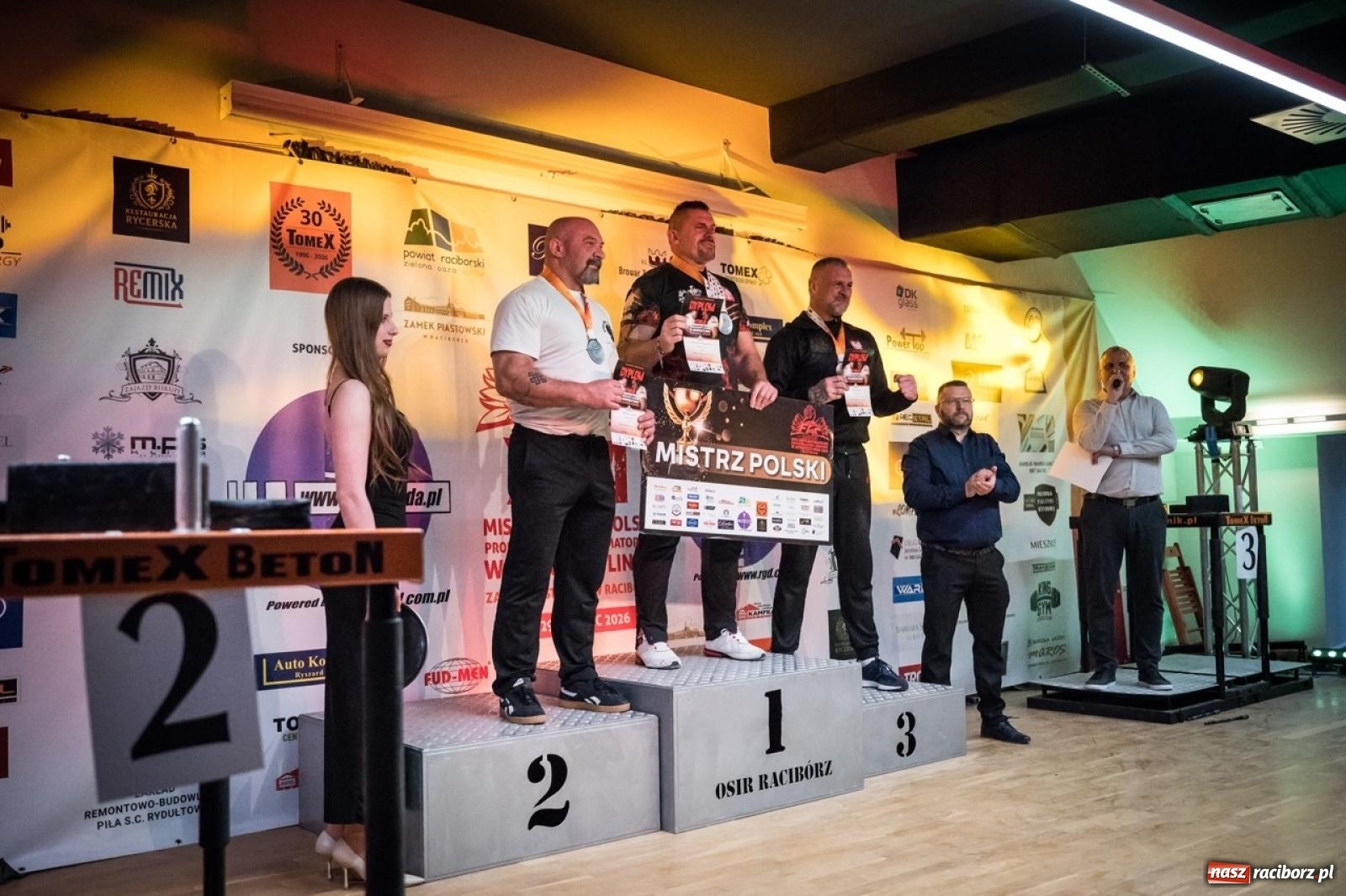 Zdjęcie w galerii na portalu naszraciborz.pl: Racibórz areną krajowej rywalizacji. Na zamku trwają XXVI Mistrzostwa Polski w Armwrestlingu wiadomości z regionu