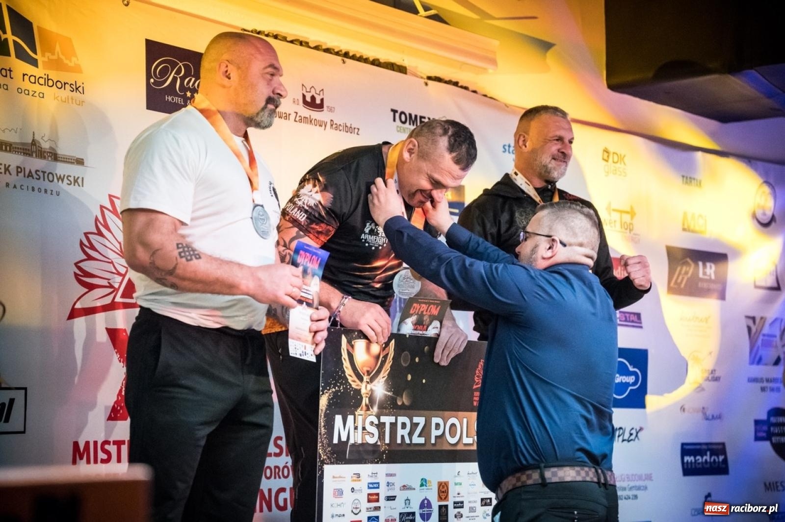 Zdjęcie w galerii na portalu naszraciborz.pl: Racibórz areną krajowej rywalizacji. Na zamku trwają XXVI Mistrzostwa Polski w Armwrestlingu wiadomości z regionu