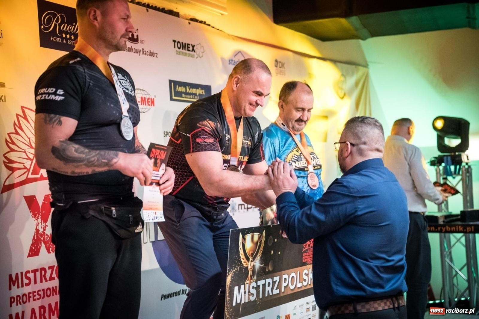 Zdjęcie w galerii na portalu naszraciborz.pl: Racibórz areną krajowej rywalizacji. Na zamku trwają XXVI Mistrzostwa Polski w Armwrestlingu wiadomości z regionu