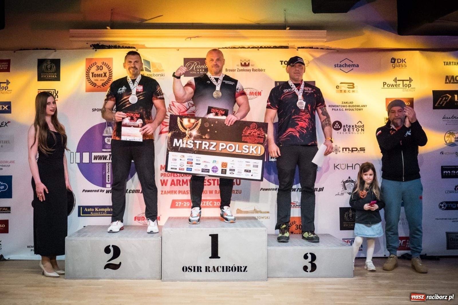 Zdjęcie w galerii na portalu naszraciborz.pl: Racibórz areną krajowej rywalizacji. Na zamku trwają XXVI Mistrzostwa Polski w Armwrestlingu wiadomości z regionu