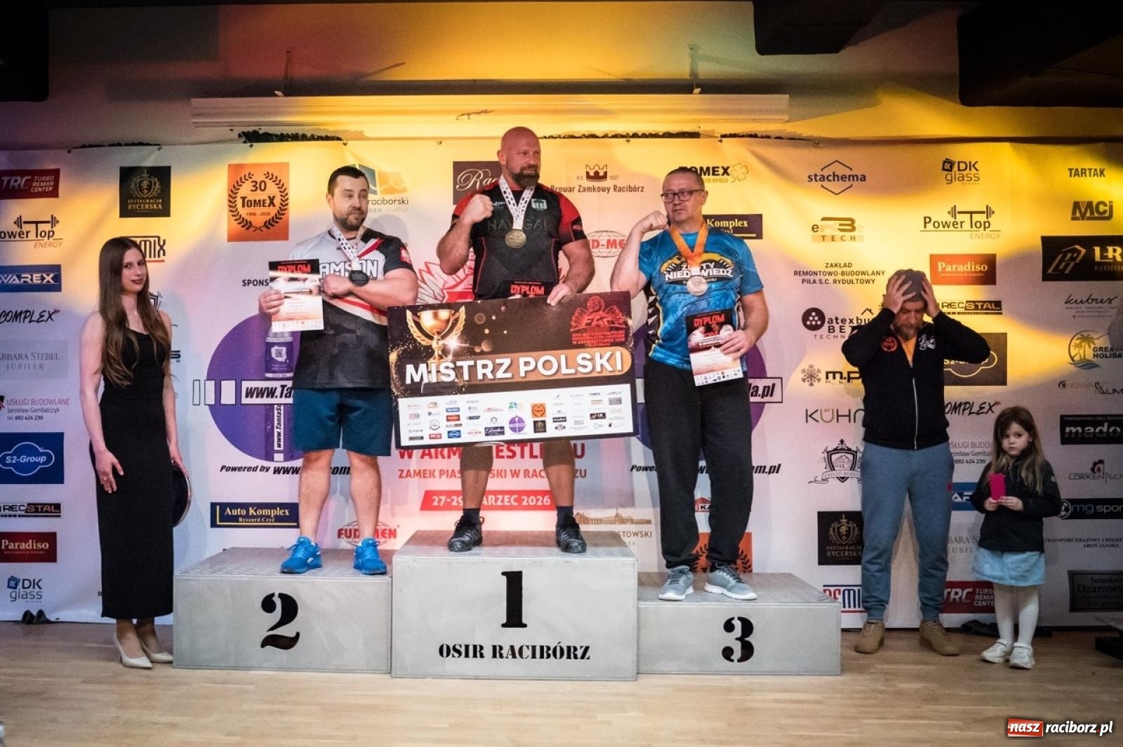 Zdjęcie w galerii na portalu naszraciborz.pl: Racibórz areną krajowej rywalizacji. Na zamku trwają XXVI Mistrzostwa Polski w Armwrestlingu wiadomości z regionu