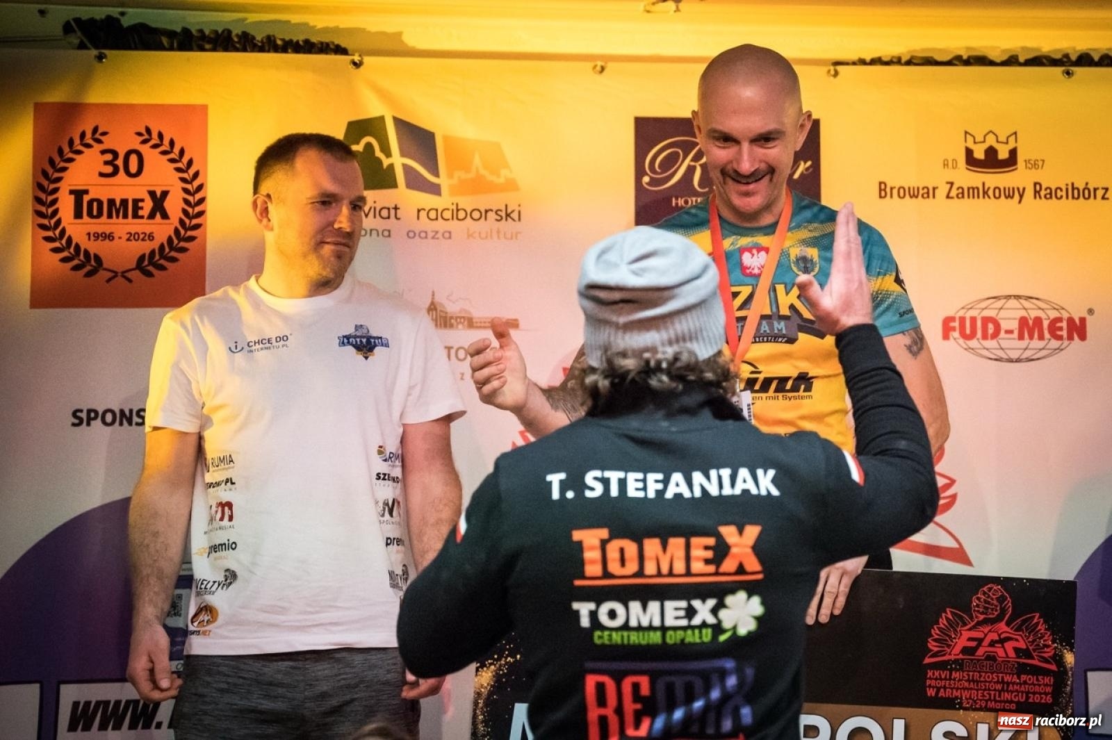 Zdjęcie w galerii na portalu naszraciborz.pl: Racibórz areną krajowej rywalizacji. Na zamku trwają XXVI Mistrzostwa Polski w Armwrestlingu wiadomości z regionu