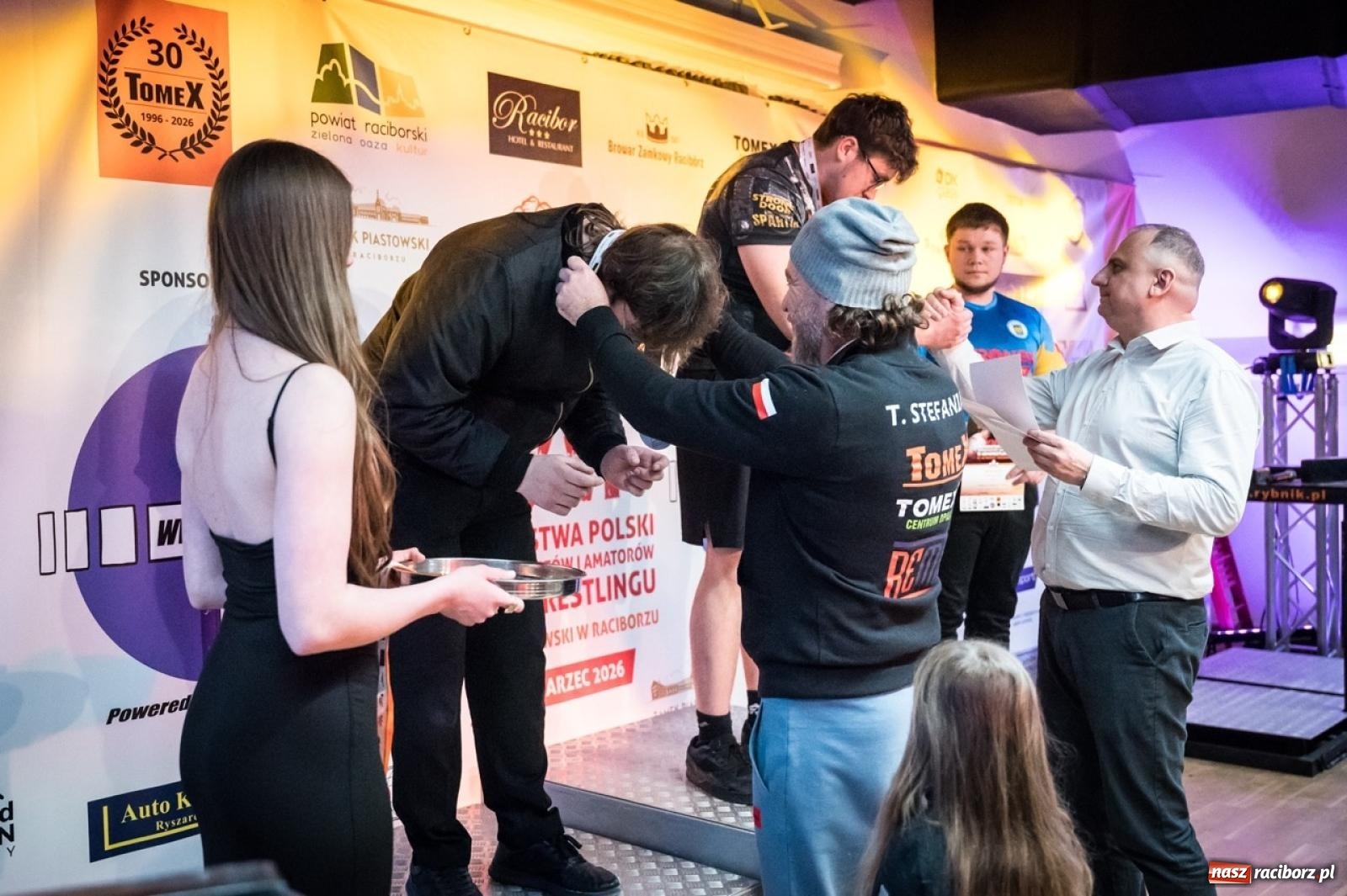 Zdjęcie w galerii na portalu naszraciborz.pl: Racibórz areną krajowej rywalizacji. Na zamku trwają XXVI Mistrzostwa Polski w Armwrestlingu wiadomości z regionu