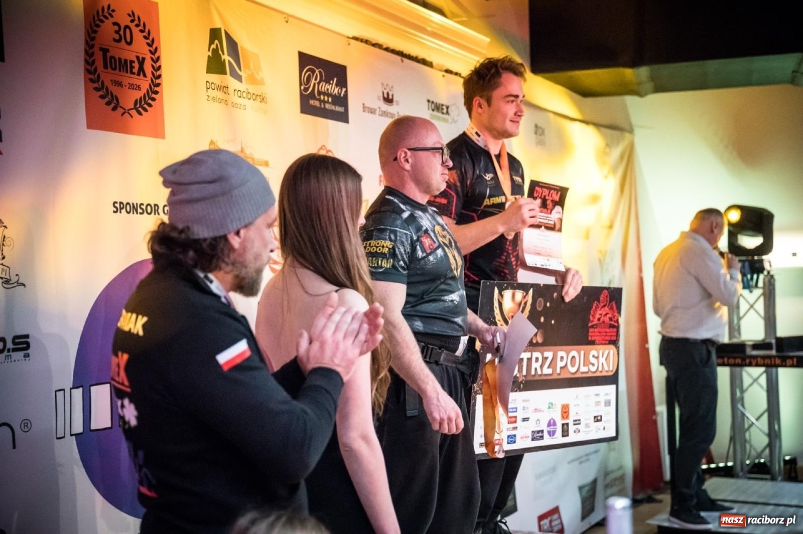 Zdjęcie w galerii na portalu naszraciborz.pl: Racibórz areną krajowej rywalizacji. Na zamku trwają XXVI Mistrzostwa Polski w Armwrestlingu wiadomości z regionu