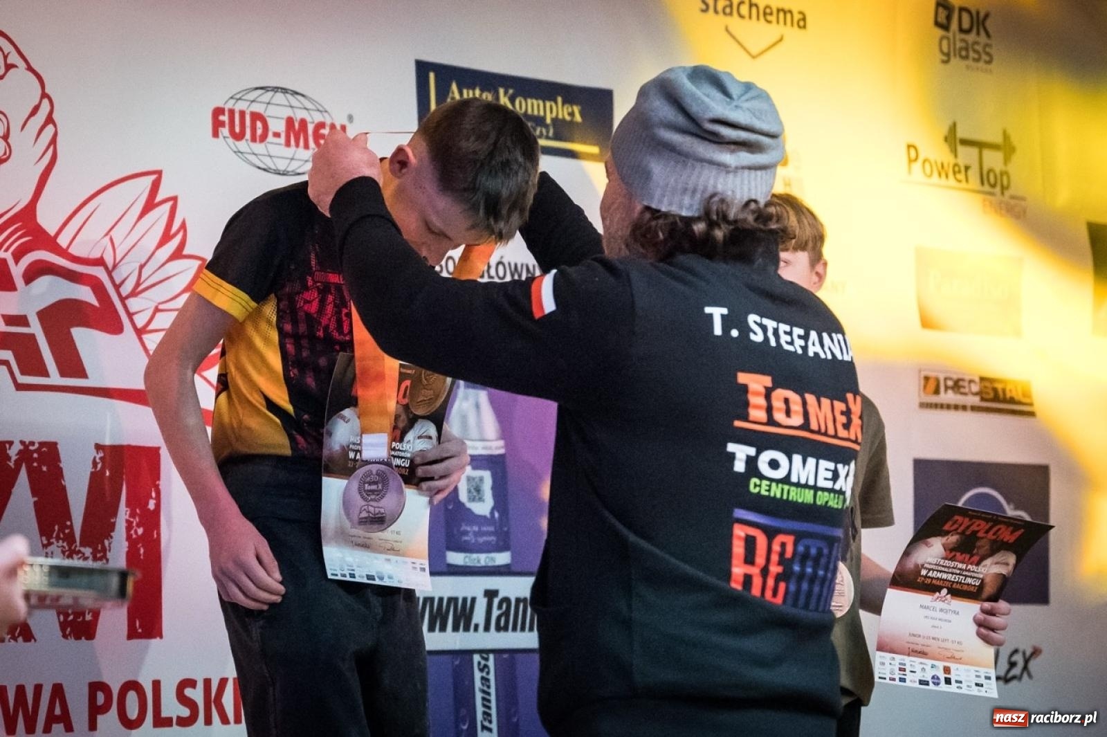 Zdjęcie w galerii na portalu naszraciborz.pl: Racibórz areną krajowej rywalizacji. Na zamku trwają XXVI Mistrzostwa Polski w Armwrestlingu wiadomości z regionu