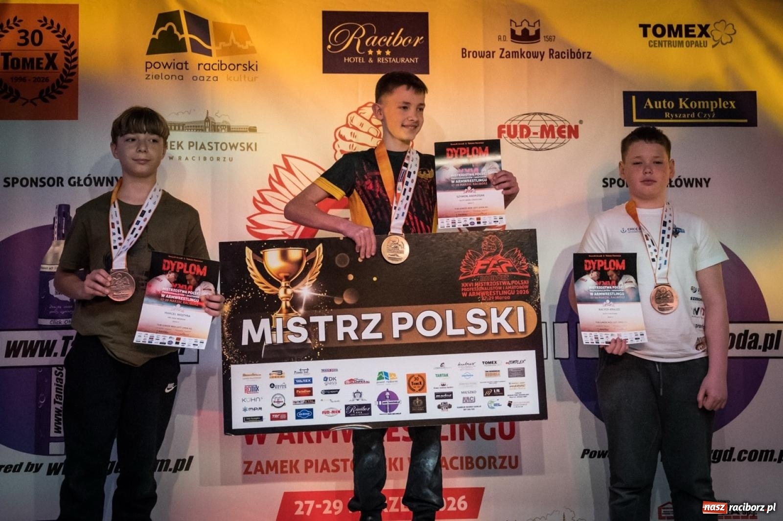 Zdjęcie w galerii na portalu naszraciborz.pl: Racibórz areną krajowej rywalizacji. Na zamku trwają XXVI Mistrzostwa Polski w Armwrestlingu wiadomości z regionu