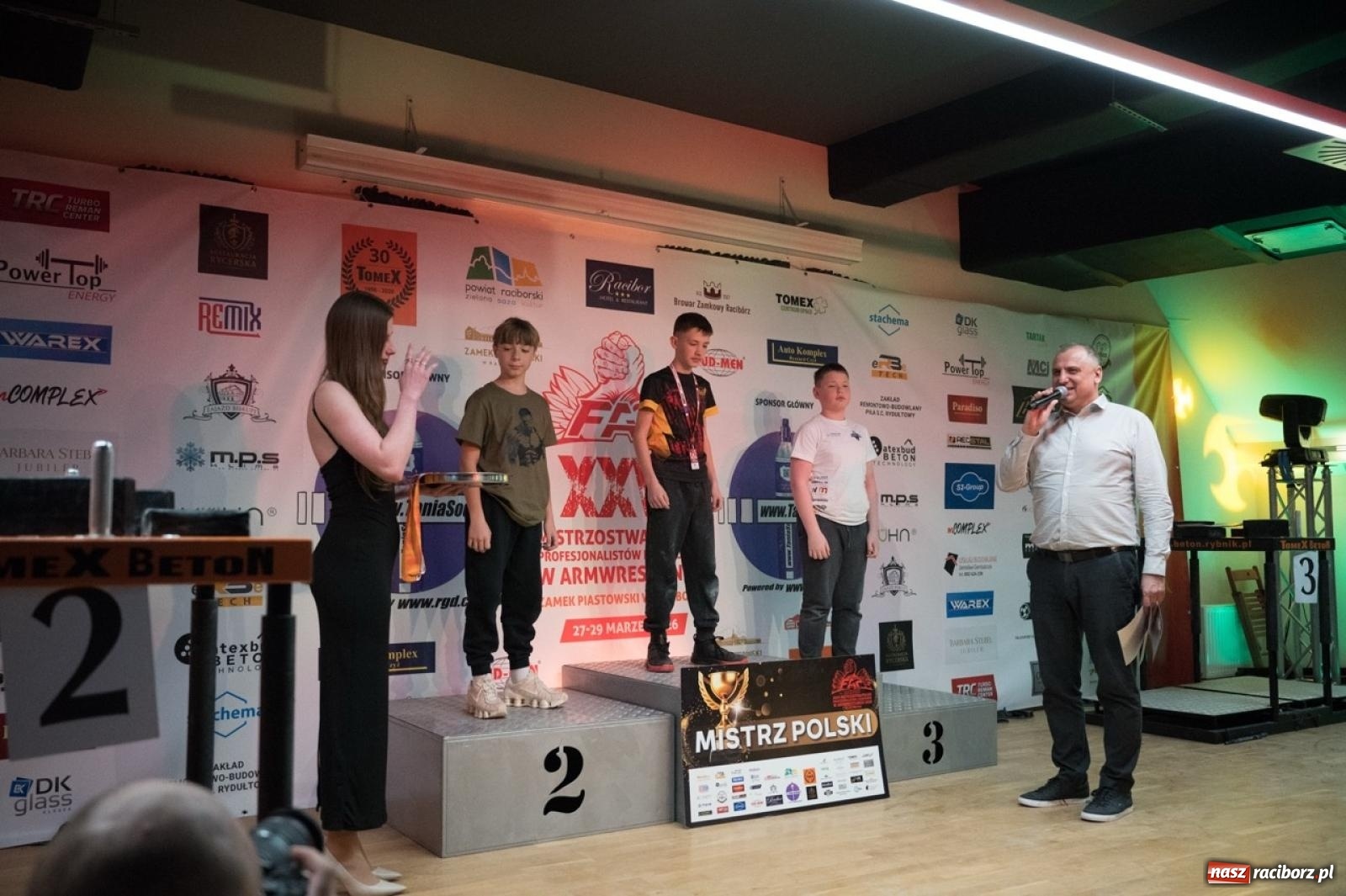 Zdjęcie w galerii na portalu naszraciborz.pl: Racibórz areną krajowej rywalizacji. Na zamku trwają XXVI Mistrzostwa Polski w Armwrestlingu wiadomości z regionu