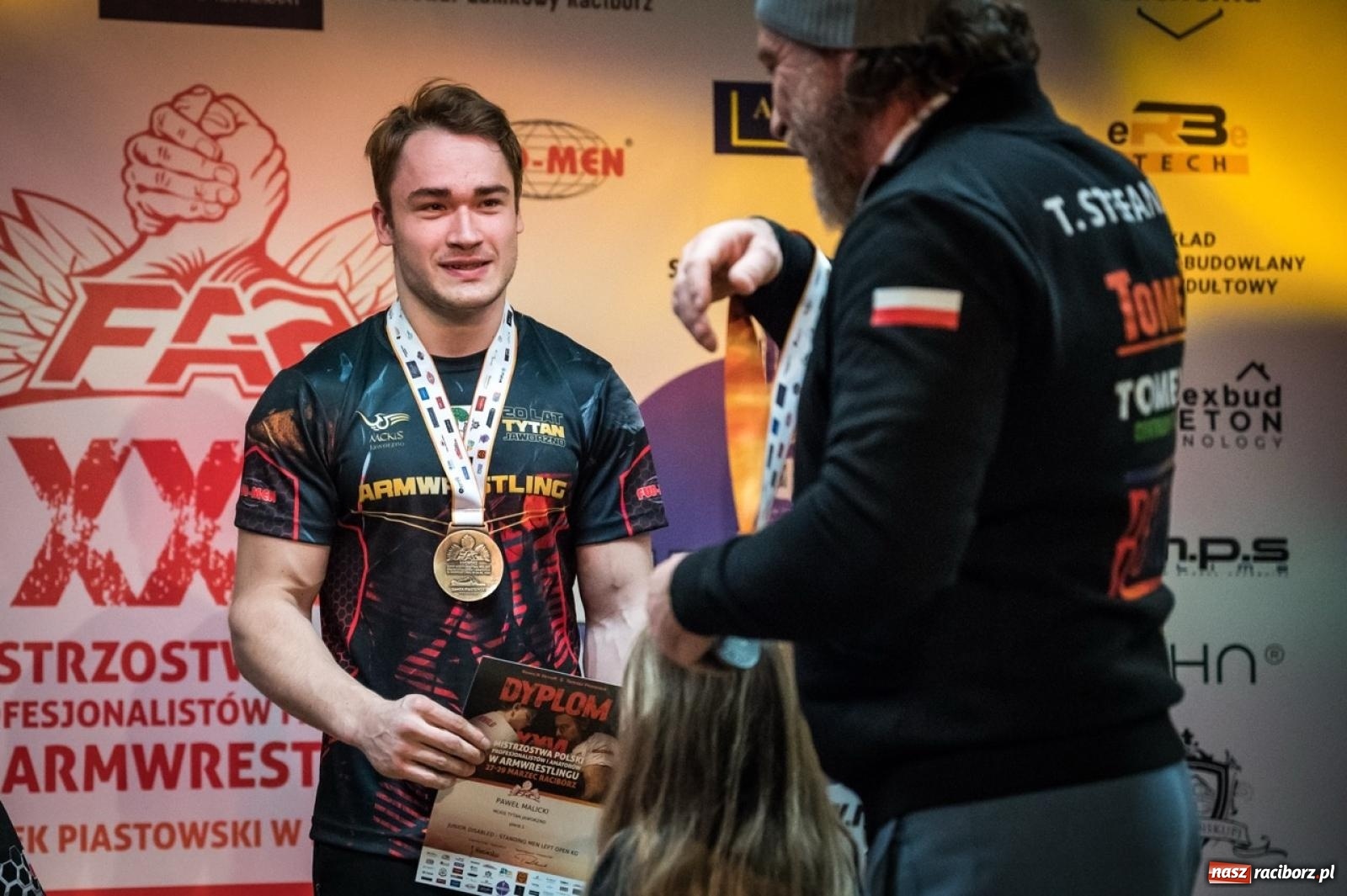 Zdjęcie w galerii na portalu naszraciborz.pl: Racibórz areną krajowej rywalizacji. Na zamku trwają XXVI Mistrzostwa Polski w Armwrestlingu wiadomości z regionu