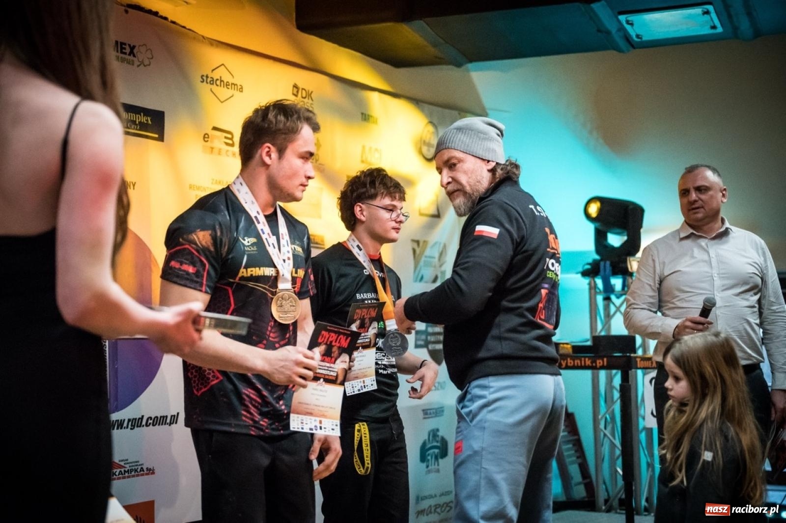 Zdjęcie w galerii na portalu naszraciborz.pl: Racibórz areną krajowej rywalizacji. Na zamku trwają XXVI Mistrzostwa Polski w Armwrestlingu wiadomości z regionu