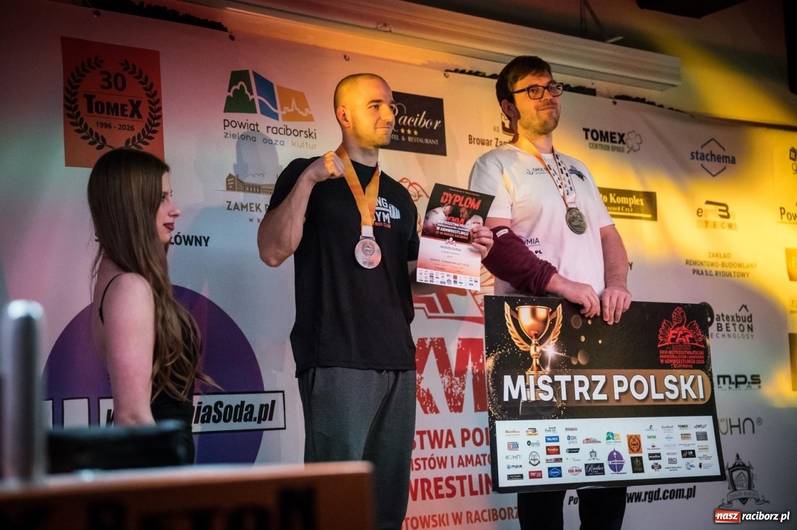 Zdjęcie w galerii na portalu naszraciborz.pl: Racibórz areną krajowej rywalizacji. Na zamku trwają XXVI Mistrzostwa Polski w Armwrestlingu wiadomości z regionu