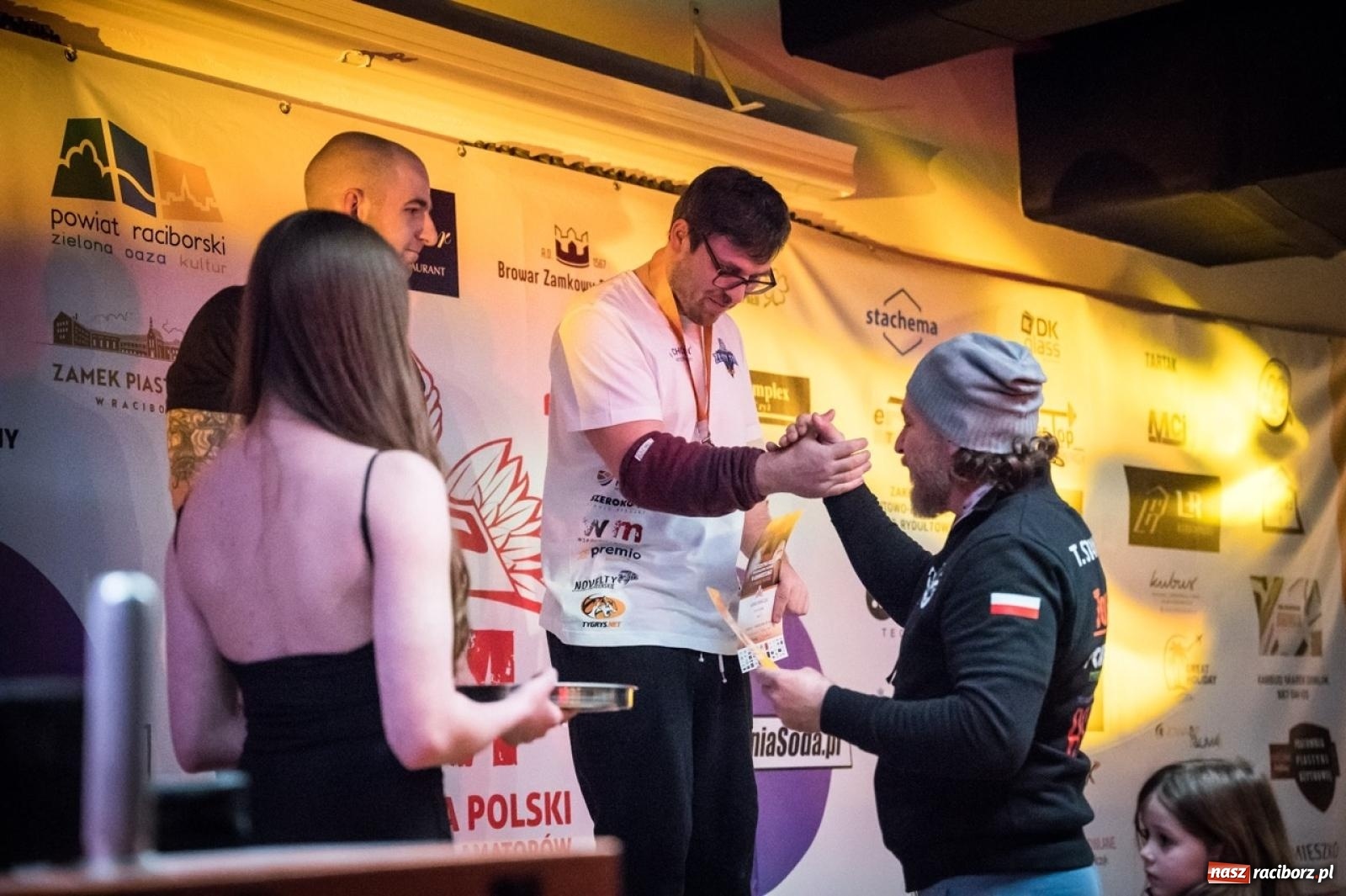 Zdjęcie w galerii na portalu naszraciborz.pl: Racibórz areną krajowej rywalizacji. Na zamku trwają XXVI Mistrzostwa Polski w Armwrestlingu wiadomości z regionu