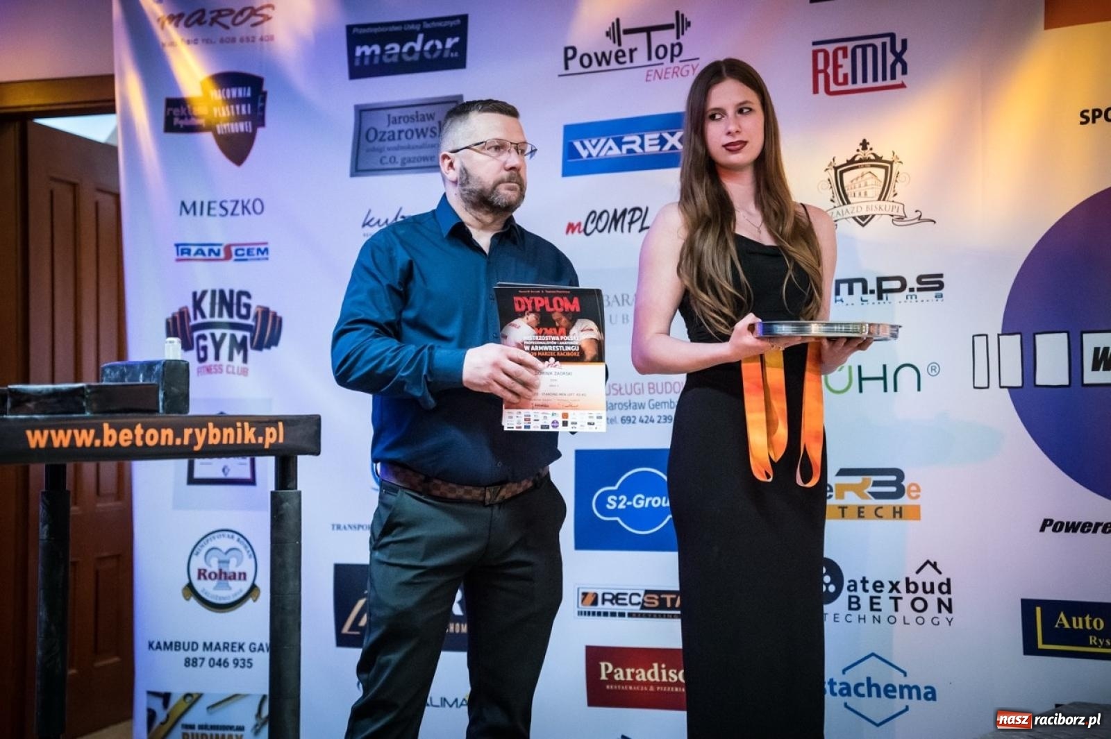 Zdjęcie w galerii na portalu naszraciborz.pl: Racibórz areną krajowej rywalizacji. Na zamku trwają XXVI Mistrzostwa Polski w Armwrestlingu wiadomości z regionu