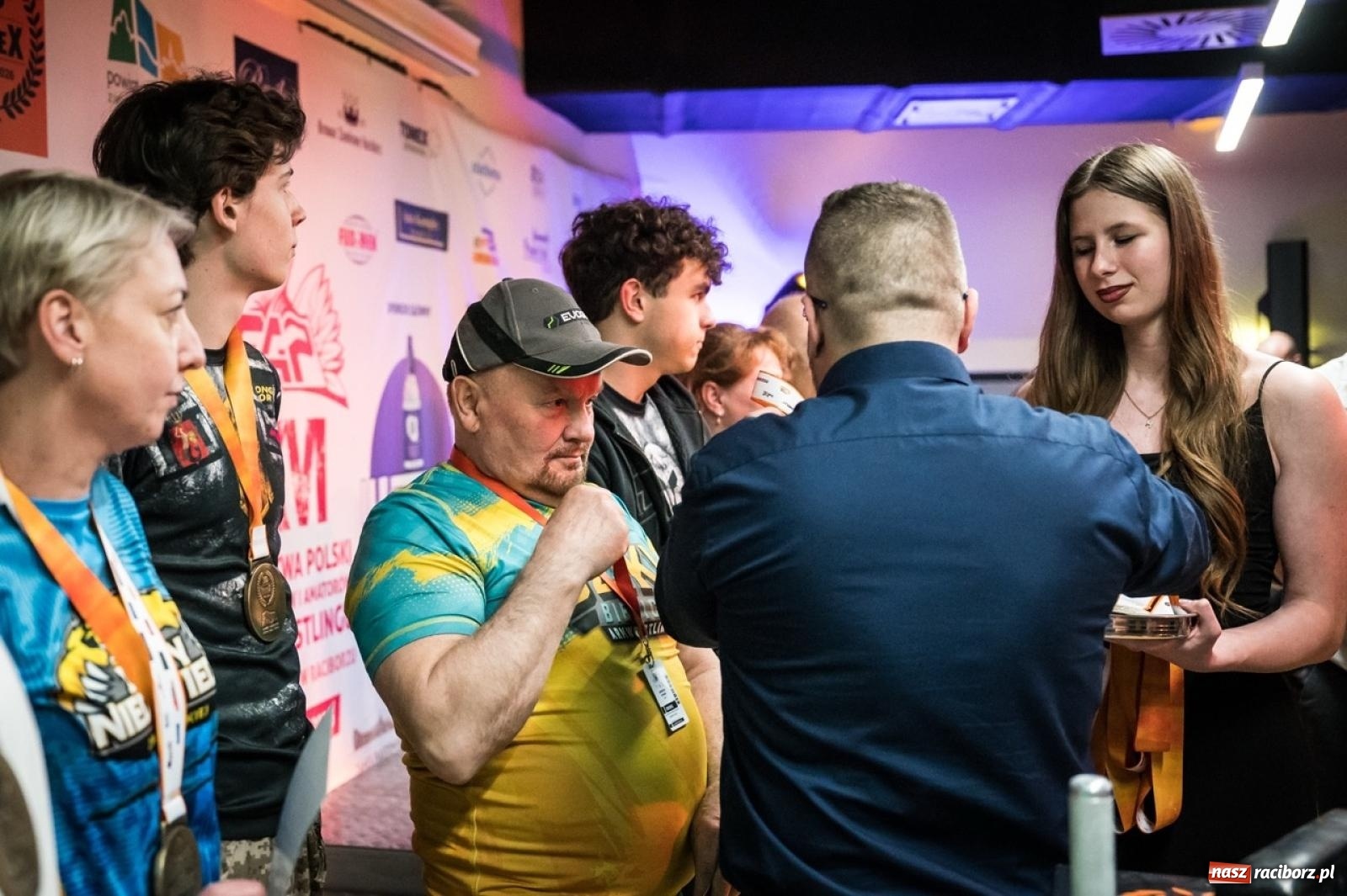 Zdjęcie w galerii na portalu naszraciborz.pl: Racibórz areną krajowej rywalizacji. Na zamku trwają XXVI Mistrzostwa Polski w Armwrestlingu wiadomości z regionu