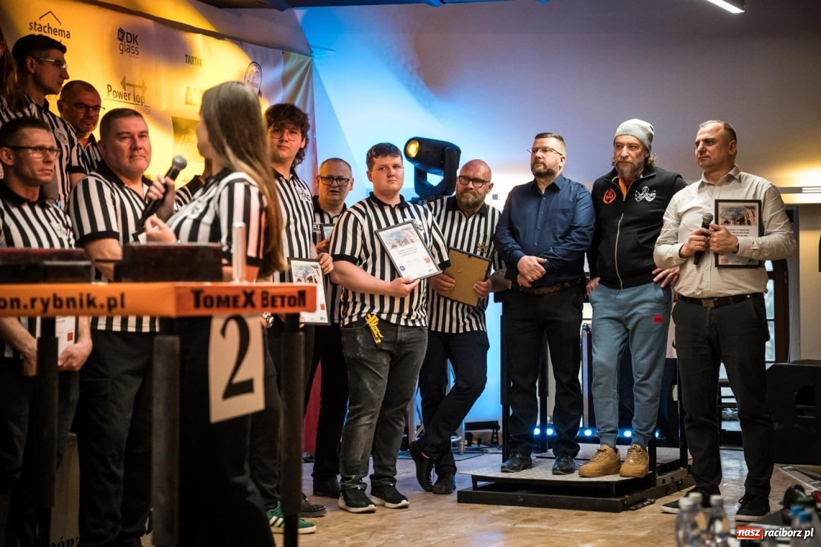 Zdjęcie w galerii na portalu naszraciborz.pl: Racibórz areną krajowej rywalizacji. Na zamku trwają XXVI Mistrzostwa Polski w Armwrestlingu wiadomości z regionu