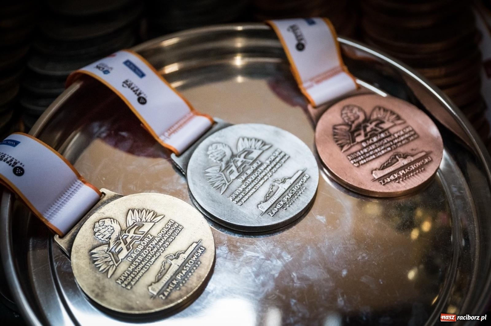 Zdjęcie w galerii na portalu naszraciborz.pl: Racibórz areną krajowej rywalizacji. Na zamku trwają XXVI Mistrzostwa Polski w Armwrestlingu wiadomości z regionu