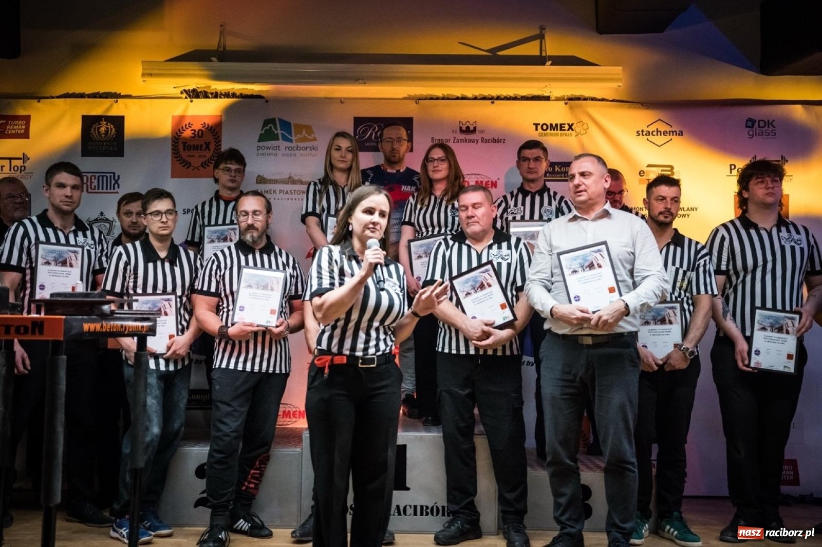 Zdjęcie w galerii na portalu naszraciborz.pl: Racibórz areną krajowej rywalizacji. Na zamku trwają XXVI Mistrzostwa Polski w Armwrestlingu wiadomości z regionu