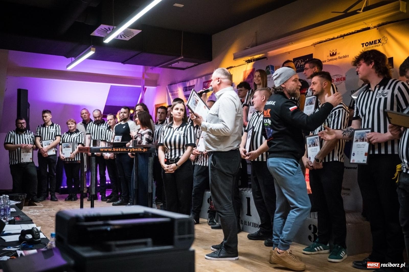 Zdjęcie w galerii na portalu naszraciborz.pl: Racibórz areną krajowej rywalizacji. Na zamku trwają XXVI Mistrzostwa Polski w Armwrestlingu wiadomości z regionu