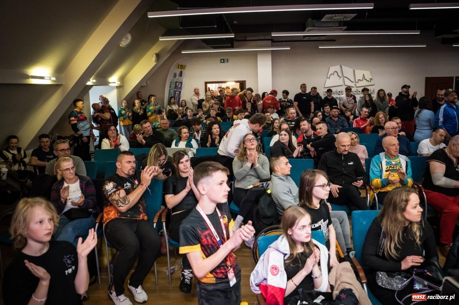 Zdjęcie w galerii na portalu naszraciborz.pl: Racibórz areną krajowej rywalizacji. Na zamku trwają XXVI Mistrzostwa Polski w Armwrestlingu wiadomości z regionu