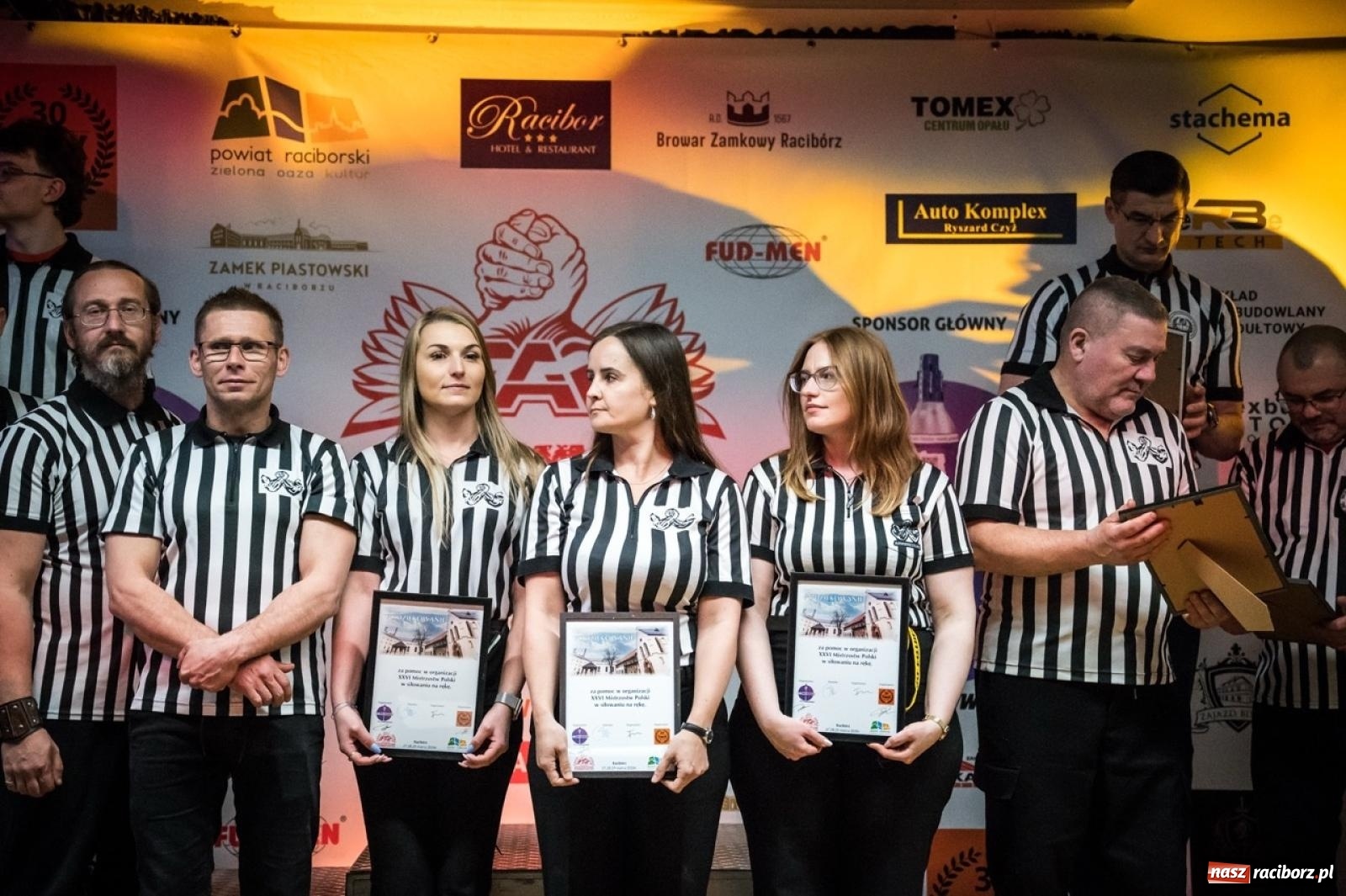 Zdjęcie w galerii na portalu naszraciborz.pl: Racibórz areną krajowej rywalizacji. Na zamku trwają XXVI Mistrzostwa Polski w Armwrestlingu wiadomości z regionu