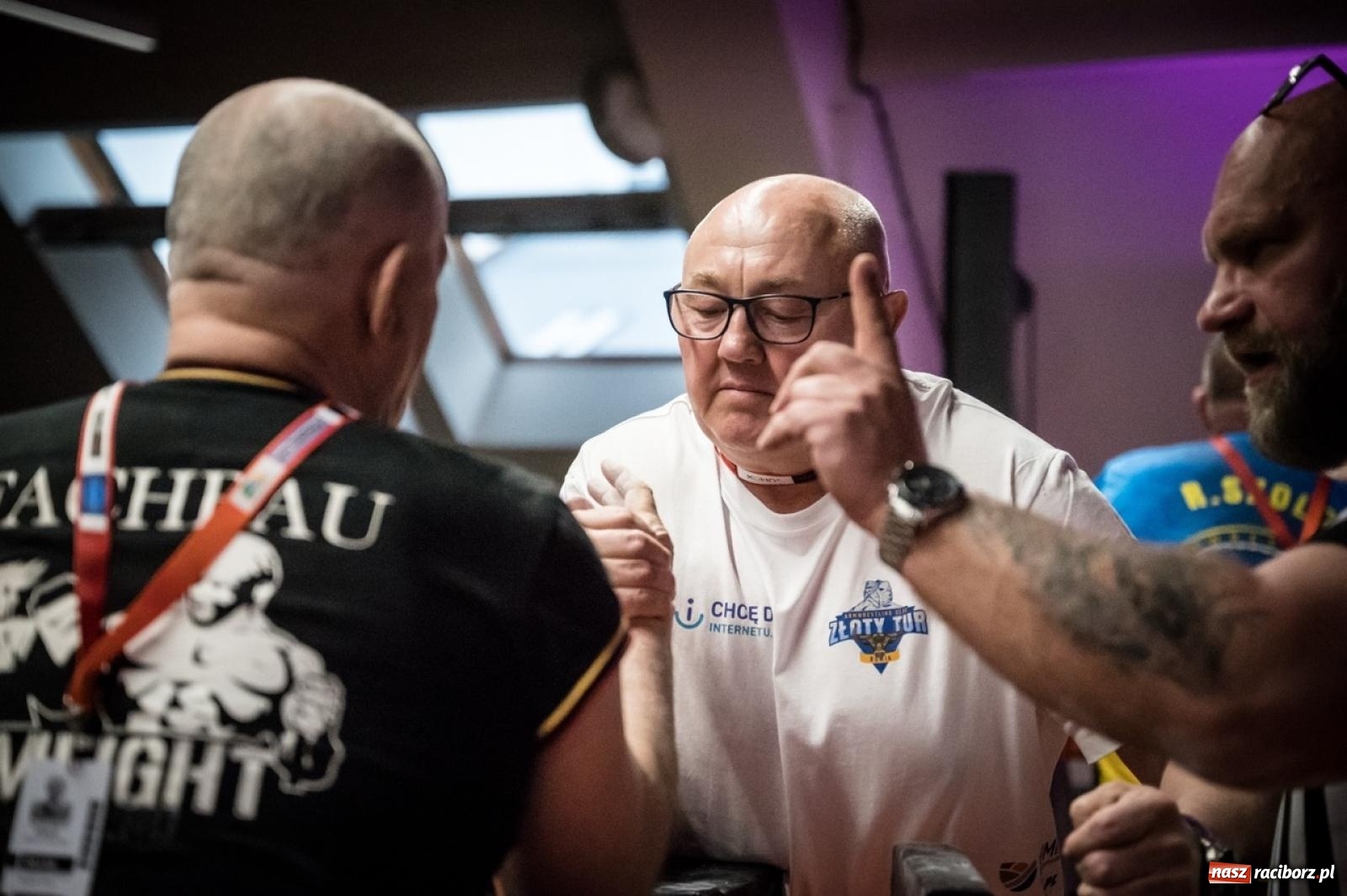 Zdjęcie w galerii na portalu naszraciborz.pl: Racibórz areną krajowej rywalizacji. Na zamku trwają XXVI Mistrzostwa Polski w Armwrestlingu wiadomości z regionu