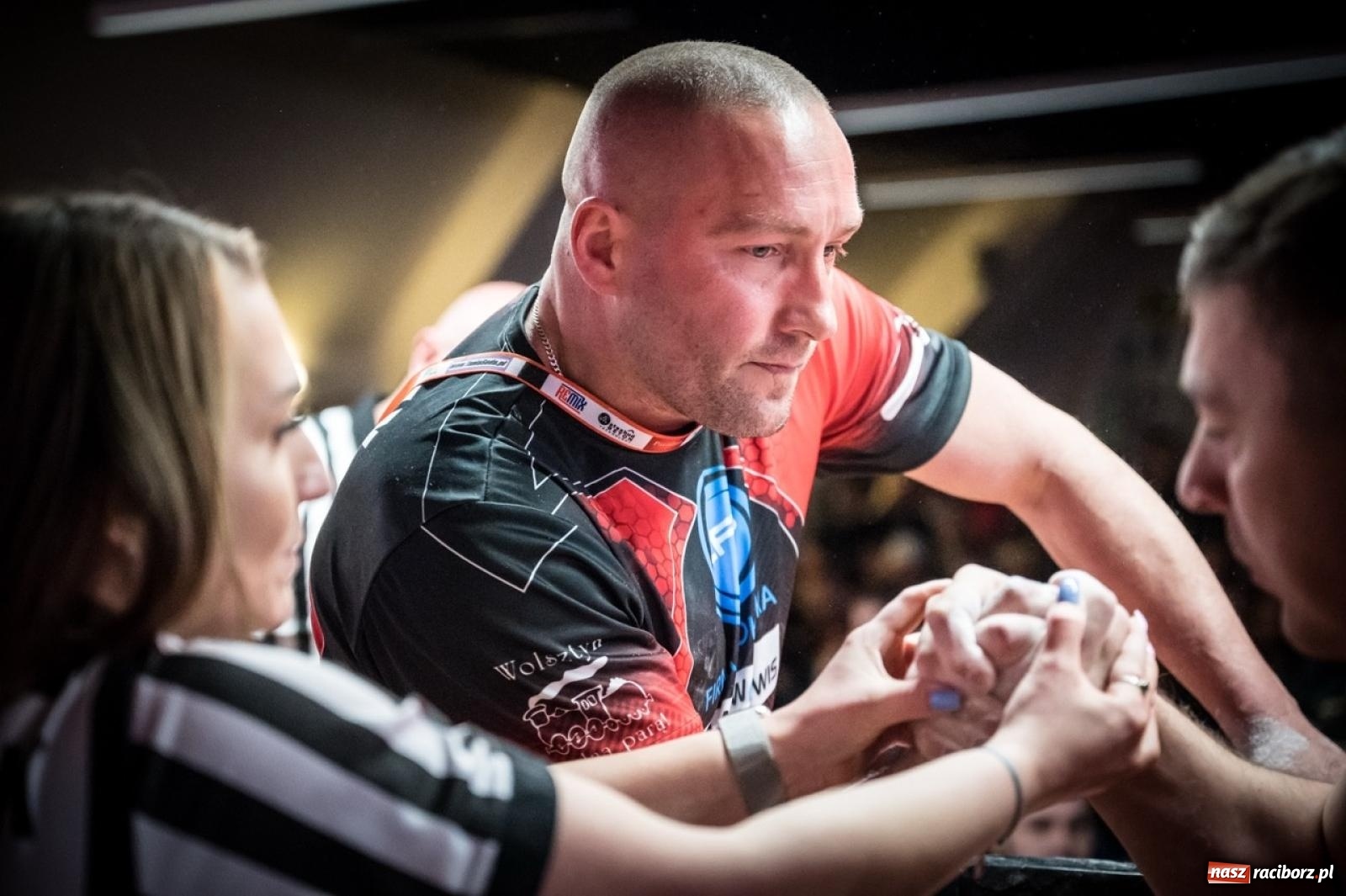 Zdjęcie w galerii na portalu naszraciborz.pl: Racibórz areną krajowej rywalizacji. Na zamku trwają XXVI Mistrzostwa Polski w Armwrestlingu wiadomości z regionu